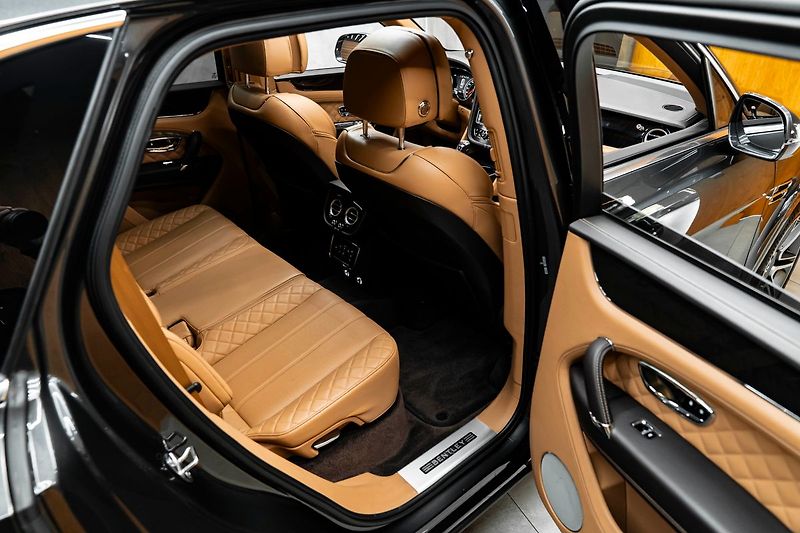Bentley Bentayga - fotka 17 z 21