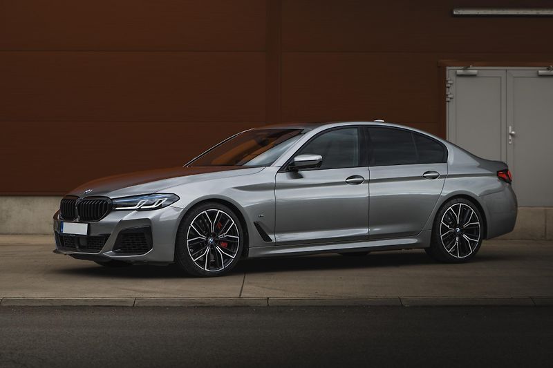 BMW Řada 5 (2020) M550i xdrive - fotka 3 z 19