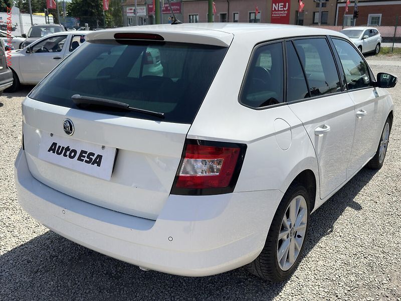 Škoda Fabia (2015) 1.4TDi, ČR, Style, xenon - fotka 4 z 18