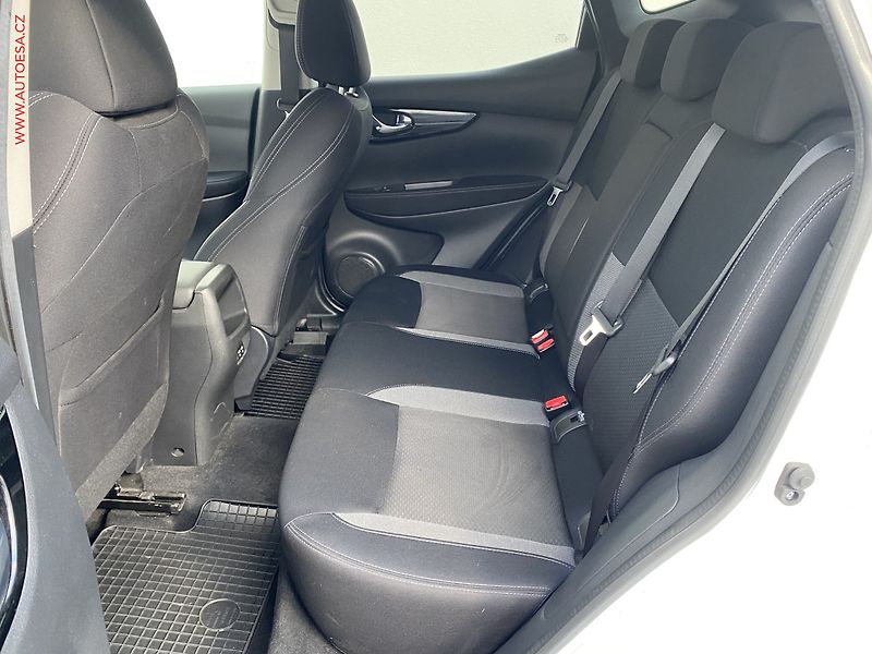 Nissan Qashqai (2021) 1.3 DiG-T, ČR, N-Connecta - fotka 10 z 19