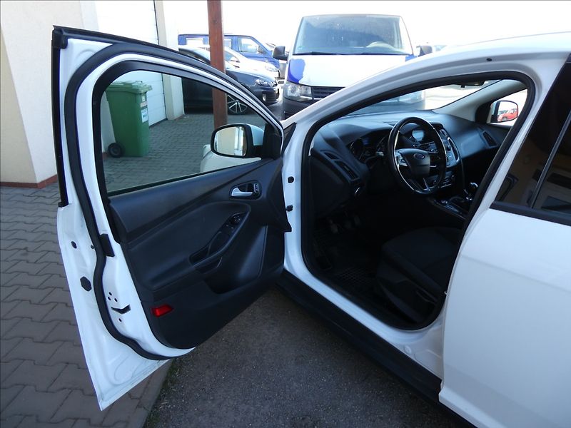 Ford Focus 1,5 TDCi Combi,po servise+STK - fotka 17 z 51