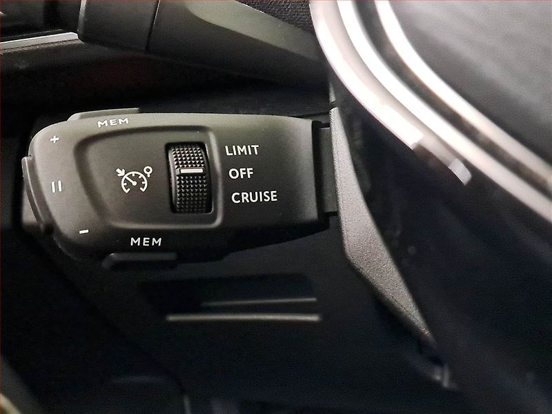 Peugeot 3008 (2022) 1.2 PureTech - fotka 21 z 22