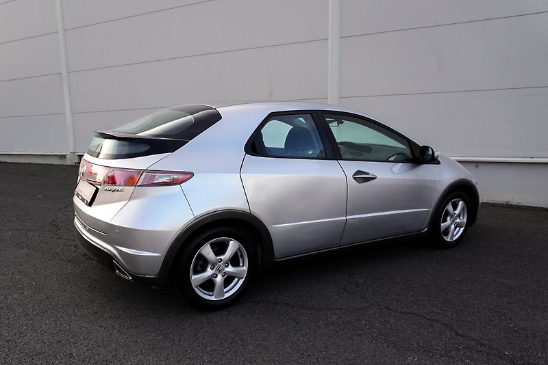 Honda Civic 1.4 i-Vtec ELEGANCE - fotka 11 z 21
