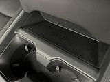 Land Rover Defender D300 AWD X-DYNAMIC SE AUT CZ - náhled 27