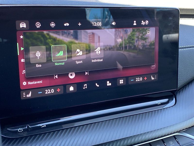 Škoda Octavia (2025) Combi 1.5 TSI M-HEV DSG Sportl - fotka 20 z 34