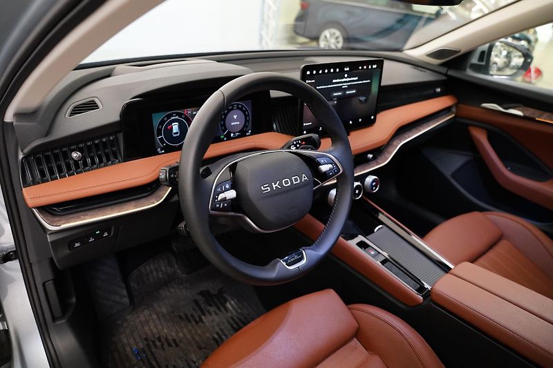 Škoda Superb - fotka 14 z 29