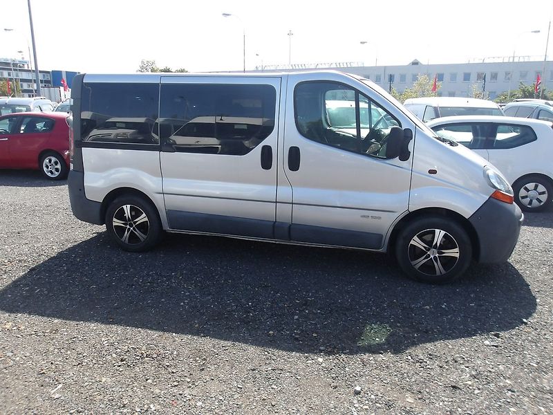 Renault Trafic 1,9DCi 74 kW 8 míst !! - fotka 1 z 31