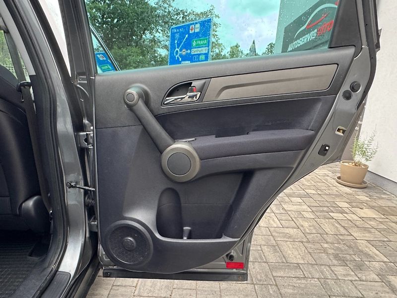 Honda CR-V (2011) 2.2 i DTEC, 4x4 - fotka 12 z 32
