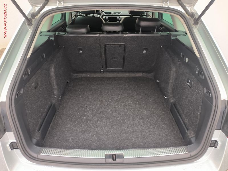 Škoda Superb (2015) 2.0 TDi, Style, DSG, bixen - fotka 7 z 25
