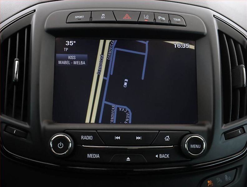 Opel Insignia (2015) 2.0 BiTurbo CDTI, Automat - fotka 13 z 18