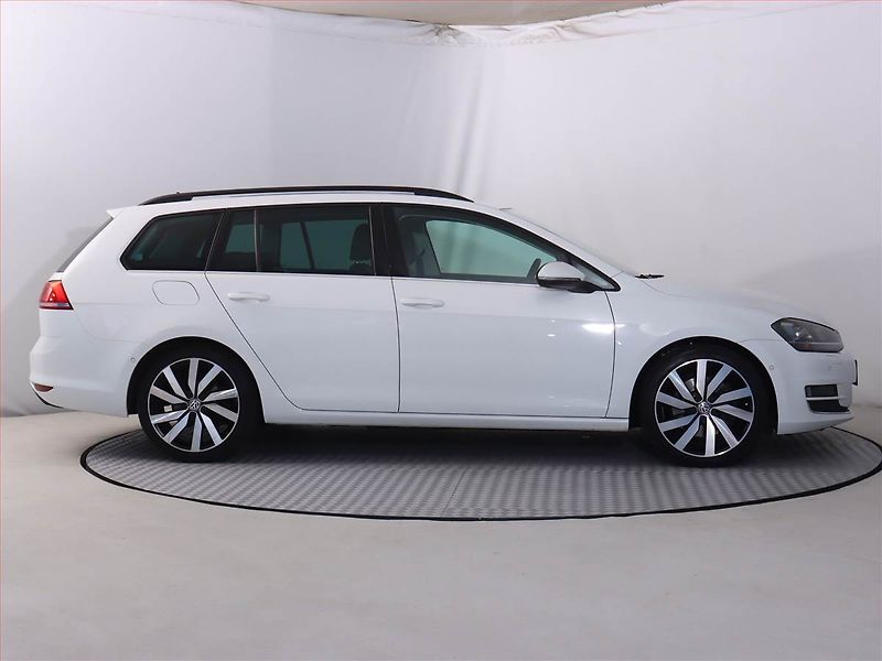 Volkswagen Golf (2015) 2.0 TDI, Automat, Serv.kniha - fotka 6 z 22
