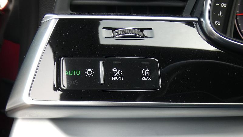 Audi Q8 45 TDi quattro Tiptronic - fotka 10 z 27