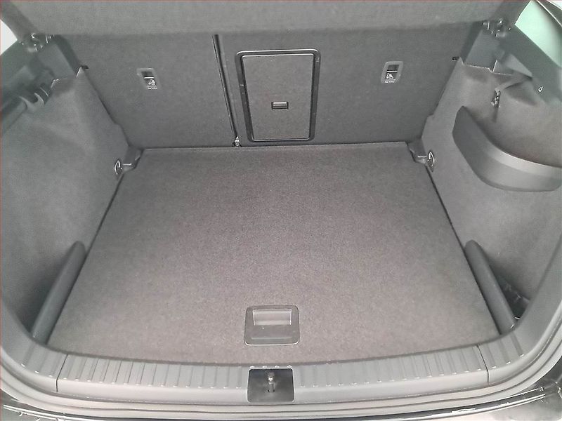 Škoda Karoq (2023) Ambition 1.0 TSI - fotka 13 z 21