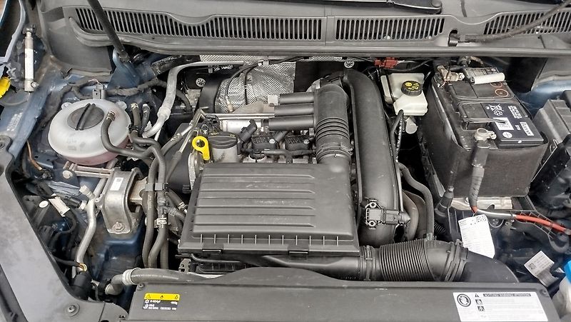 Volkswagen Touran (2016) 1.4 tsi  110 kw   7 míst - fotka 30 z 34