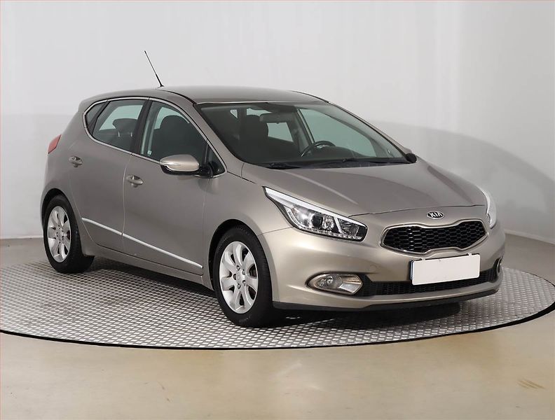 Kia Ceed (2013) 1.6 GDI, Serv.kniha, Tempomat - fotografie inzerátu