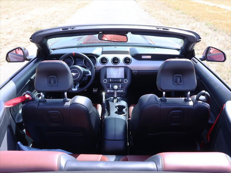 Ford Mustang 5,0 V8 310kW Aut. Remus DPH - fotka 27 z 34