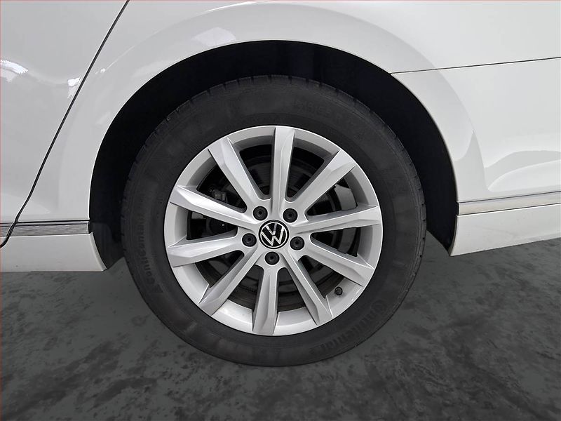Volkswagen Passat (2020) Highline 2.0 TDI - fotka 15 z 20