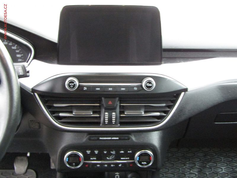 Ford Focus (2020) 1.5 TDCi, ČR, AC, park.čidla - fotka 14 z 21