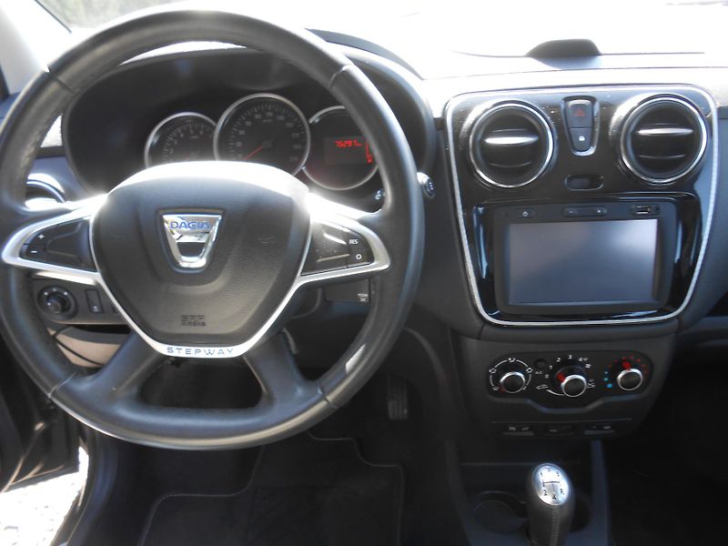 Dacia Lodgy STEPWAY,7Míst,NAVI,75TKm!! - fotka 28 z 36