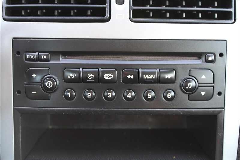 Peugeot 307 1,6 i  NOVÉ V ČR - fotka 16 z 24