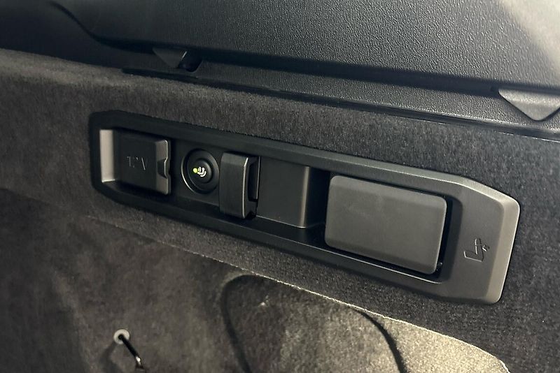 BMW Řada 5 540d xDrive Touring - fotka 15 z 21