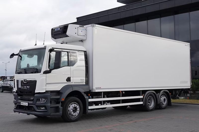 MAN TGS 6x2 mrazák CARRIER 20 pal. - fotka 2 z 16