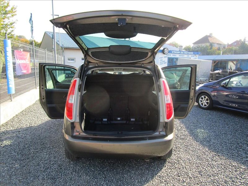 Škoda Roomster 1.4i 16V Ambition, Klima, 2. m - fotka 29 z 36