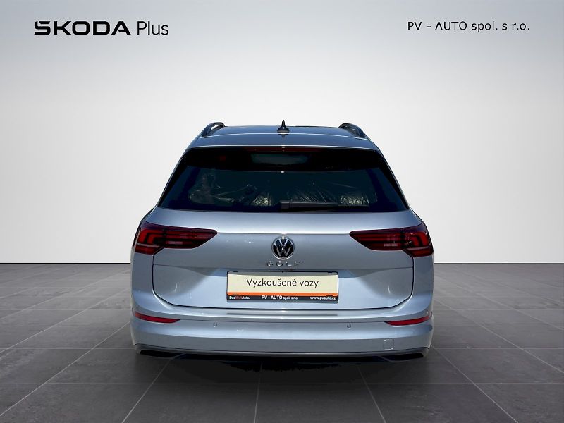 Volkswagen Golf Variant (2024) 1,5 eTSI 85 kW Life - fotka 28 z 34