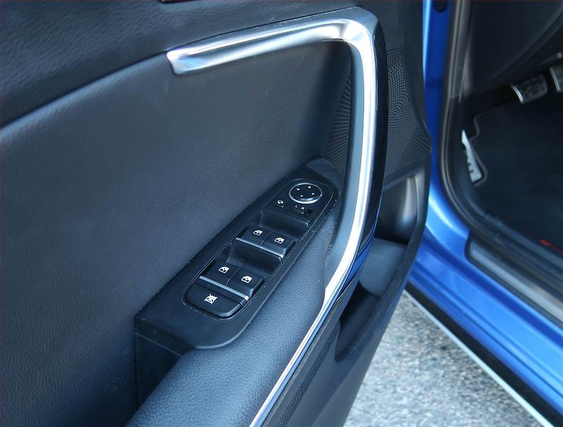 Kia Ceed (2019) GT Line 1.4 T-GDI, Automat - fotka 17 z 19