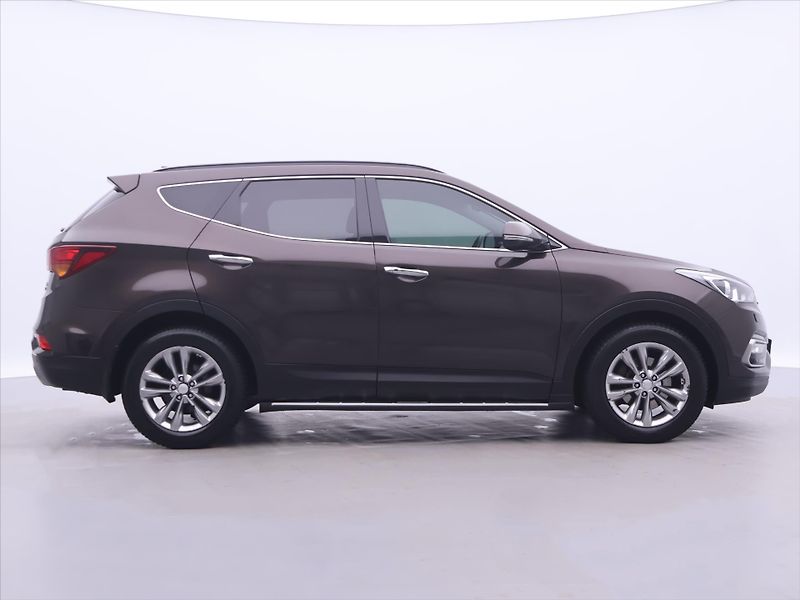 Hyundai Santa Fe 2,2 CRDI 147 kW Aut. 4x4 CZ - fotka 8 z 33