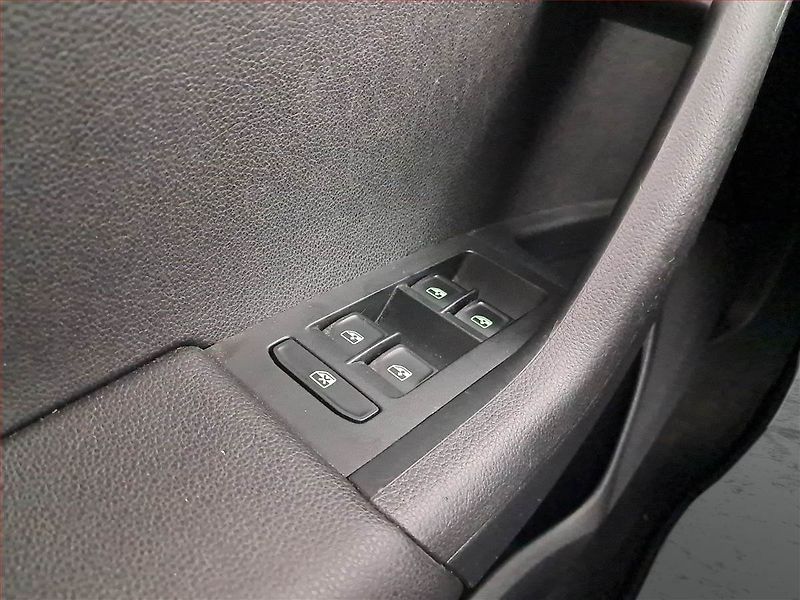 Škoda Octavia (2018) Ambition 2.0 TDI, Navi - fotka 18 z 18