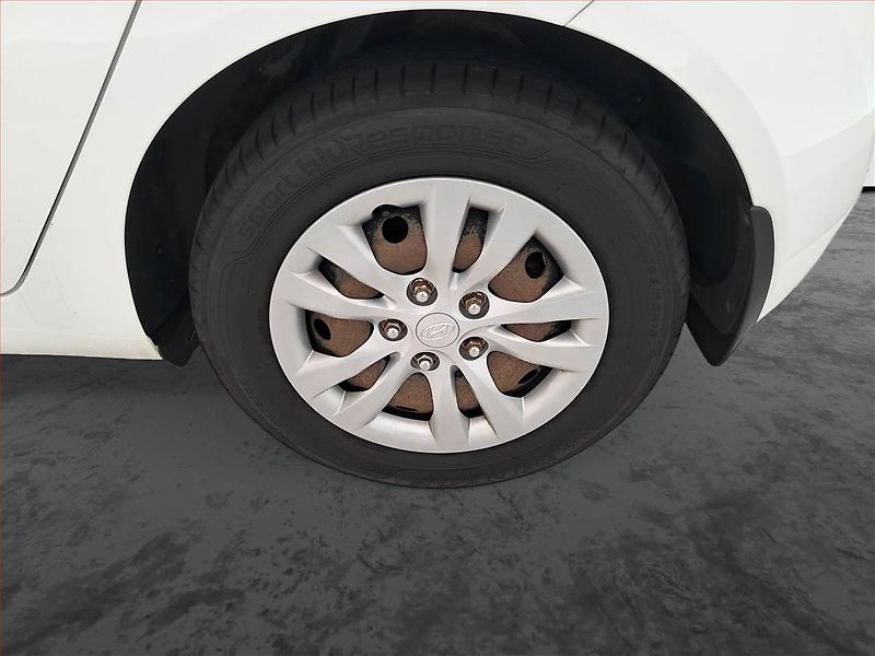 Hyundai ix20 (2017) 1.4 CVVT, Serv.kniha - fotka 15 z 17