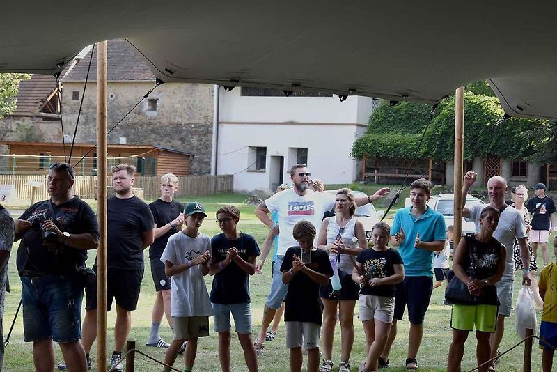Na zámku Blatná se konala v sobotu 31. srpna 2024 přehlídka výjimečných vozidel Concorso Castle Blatna 2024.