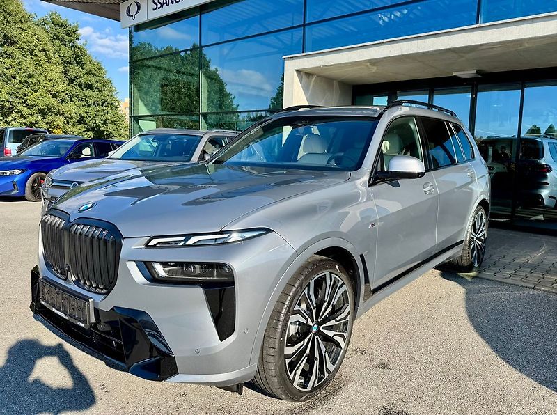 BMW X7 40xd Masáže N.náprava N.topení - fotka 3 z 28
