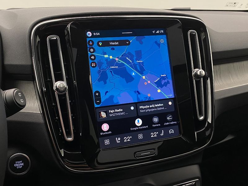 Volvo XC40 (2026) B4 AUT DARK PLUS - fotka 40 z 65