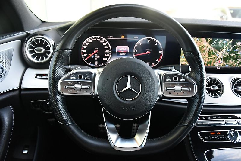 Mercedes-Benz CLS 350D AMG 4MATIC - fotka 22 z 43