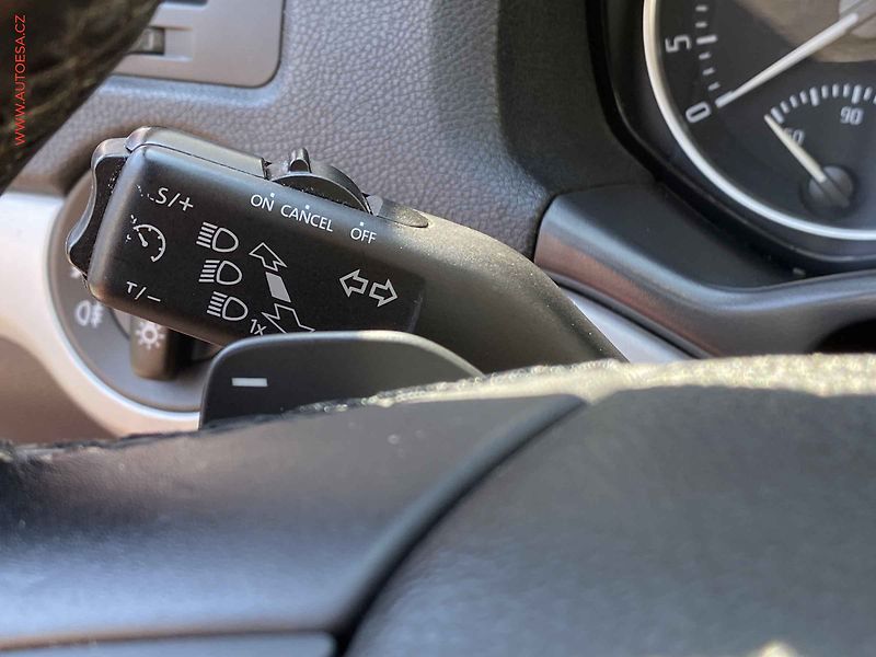 Škoda Octavia (2013) 2.0TDi, DSG, xenon - fotka 13 z 19
