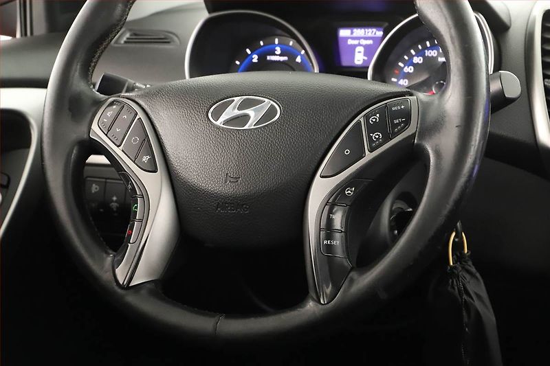 Hyundai i30 (2013) 1.6 CRDi, nová STK, Tažné - fotka 8 z 13
