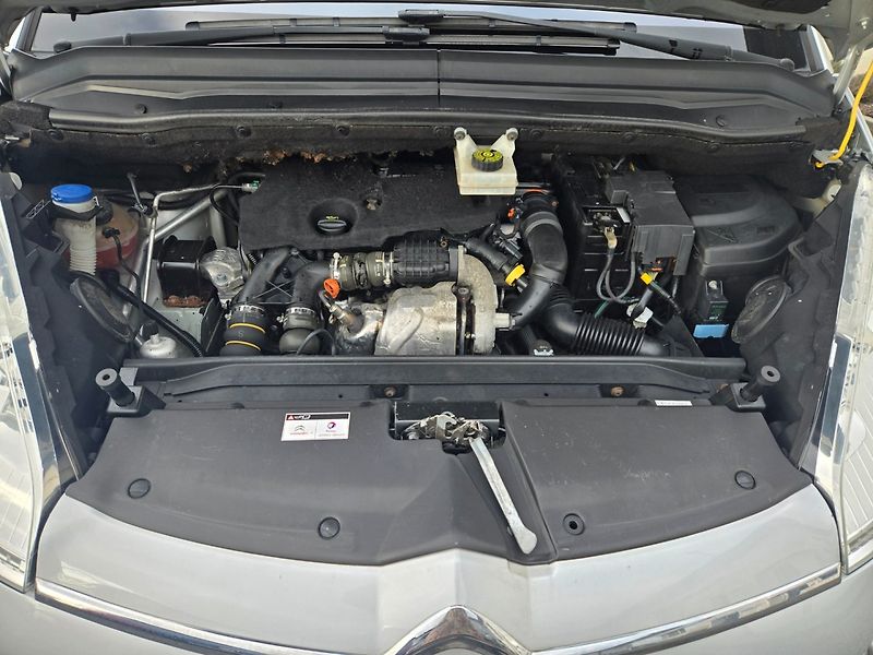 Citroën Grand C4 Picasso (2013) 1.6 HDI 7 míst, rozvody - fotka 30 z 31