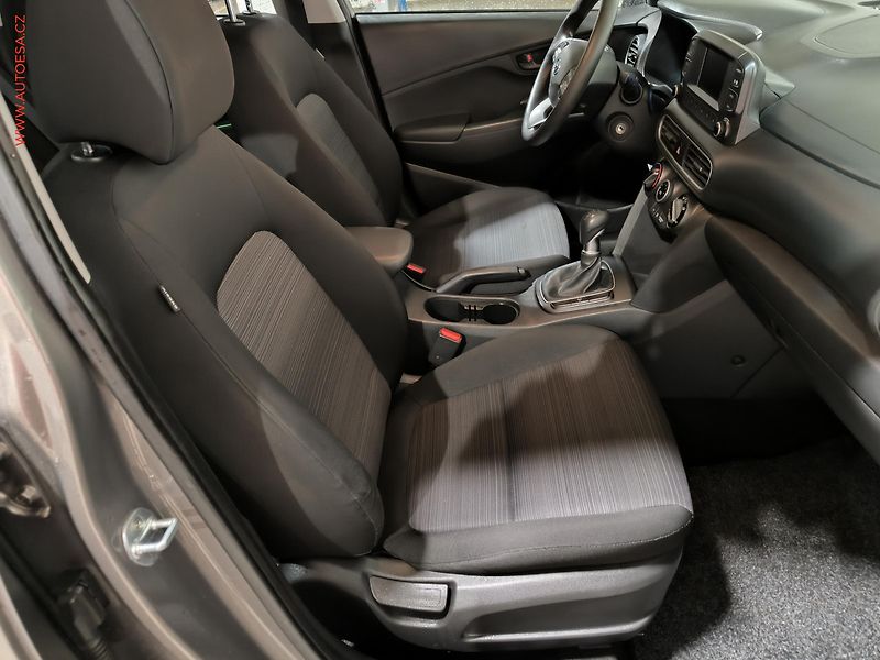 Hyundai Kona (2018) 1.0 T-GDi, LED, AC - fotka 12 z 17