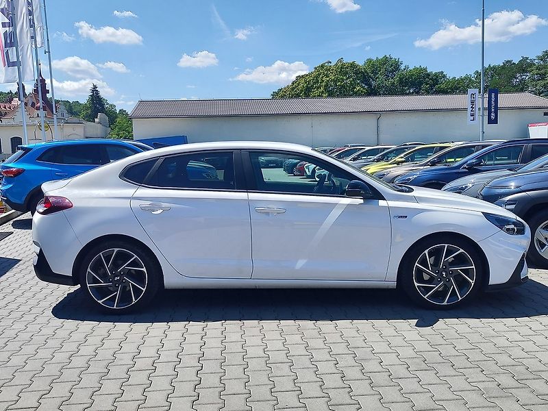 Hyundai i30 1.5 T-GDI/117 N-Line - fotka 4 z 31