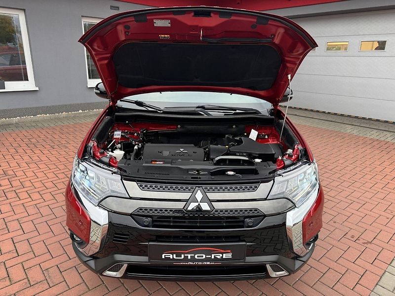 Mitsubishi Outlander (2019) 2.0i Mivec Automat LED 7Míst - fotka 28 z 50