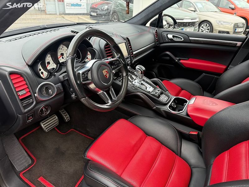 Porsche Cayenne Turbo S - fotka 20 z 44