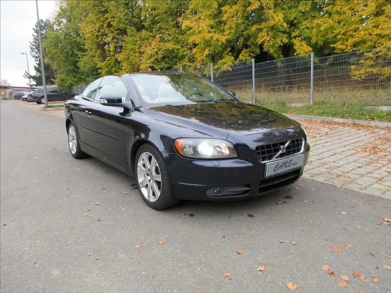 Volvo C70 2,0 D, Navi, Kůže, Xenon - fotka 6 z 28
