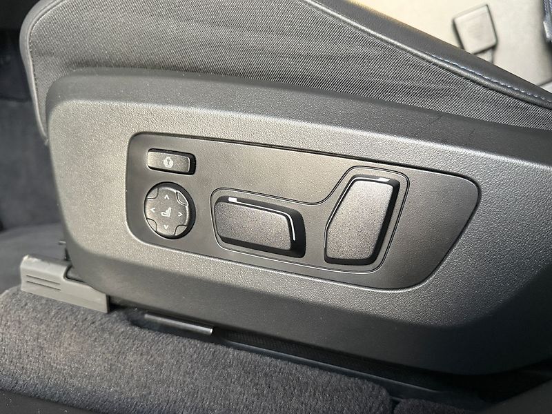 BMW X3 20d xDrive, Tažné, Harman - fotka 20 z 37