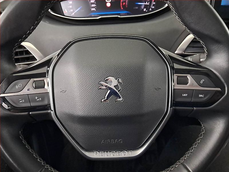 Peugeot 3008 (2023) 1.2 PureTech - fotka 17 z 18