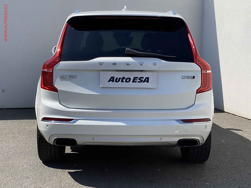 Volvo XC90 (2016) 2.0 D5 4x4, ČR, AT, LED - fotka 5 z 16
