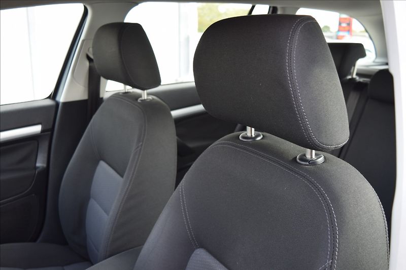 Škoda Octavia 2,0 TDi 103kw 4x4 2 SADY KOL - fotka 20 z 36