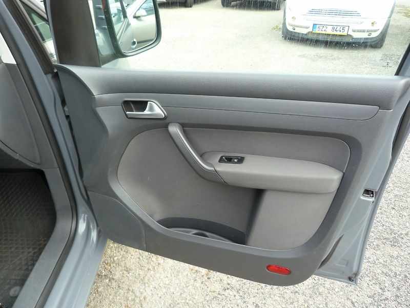 Volkswagen Caddy 1.2 tsi - fotka 16 z 20