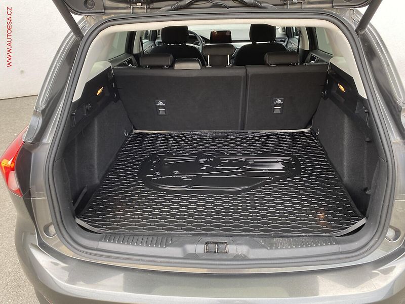 Ford Focus (2018) 1.0EB, Titanium, TZ - fotka 7 z 18